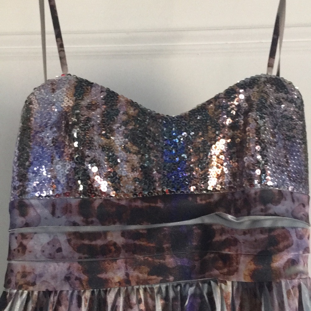 Dress - Picture 2 of 5